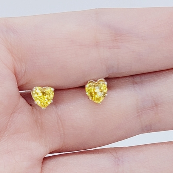 New Yellow Heart Shape CZ Earrings - Picture 1 of 6